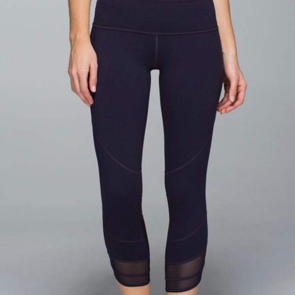 Lululemon Emerge Renewed Crop Perforated Shine Dot Black Grape 4 Mesh - Picture 1 of 11